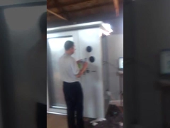 garrafa plástica que recicla a máquina